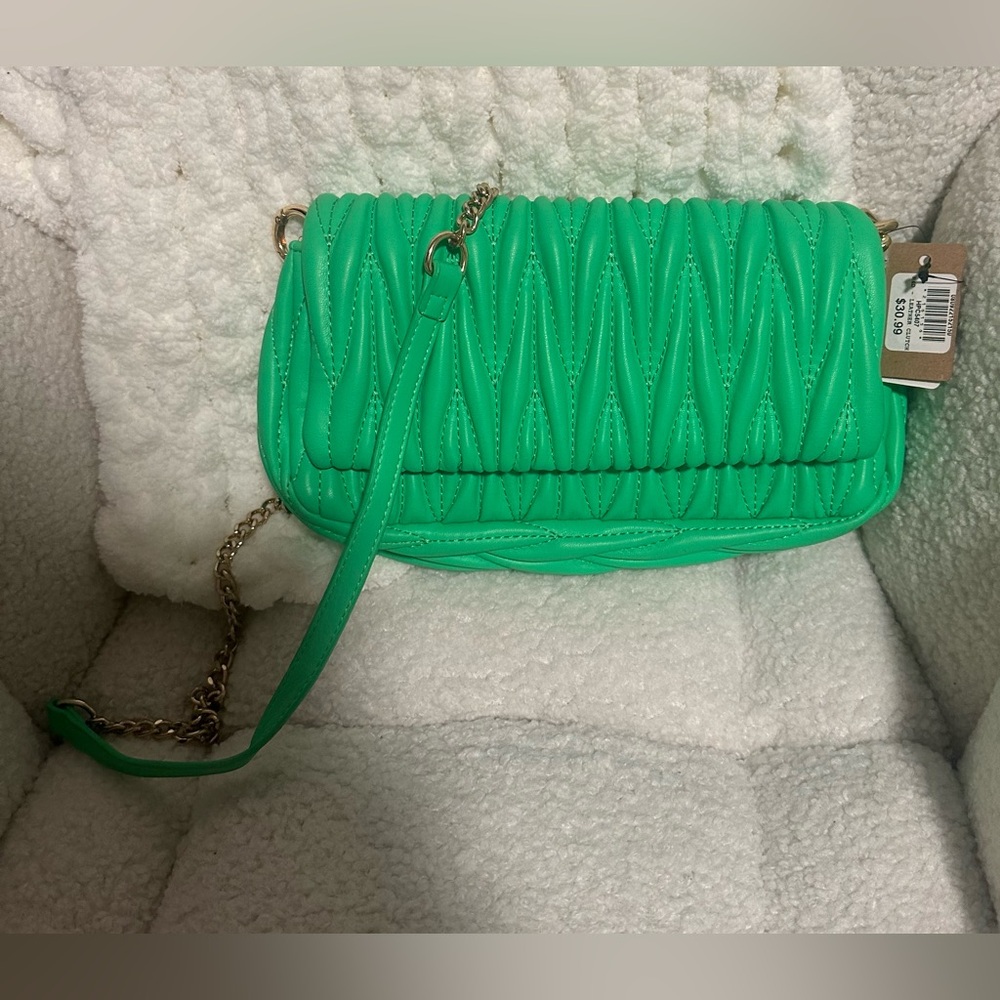 Vibrant Green Quilted Crossbody Bag with Chain Strap